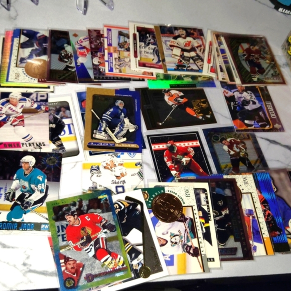 VINTAGE NHL CARDS - 12 Card Mystery Bundle